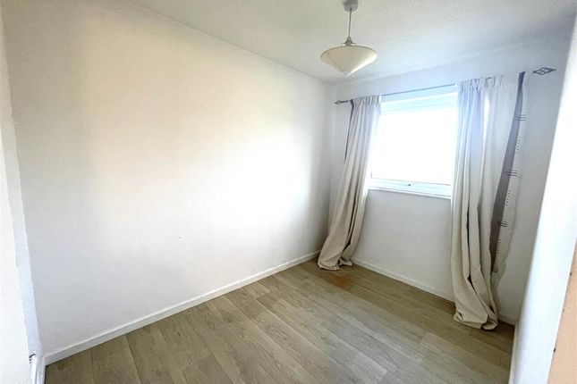 26, Hopes Farm Road, Leeds photo 5