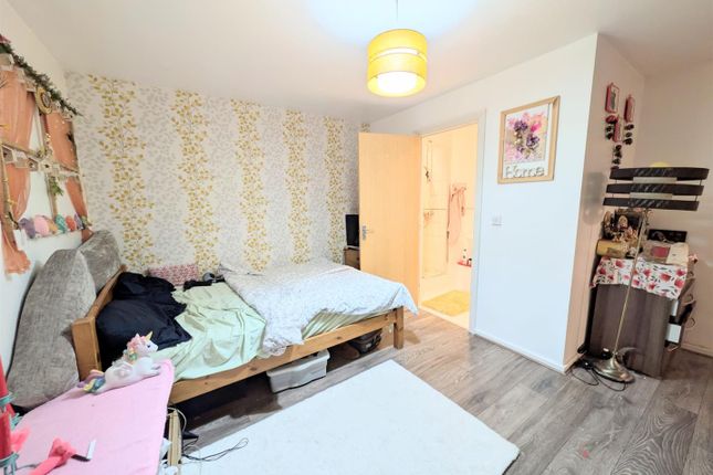 Flat 44, 30, Bath Road, Slough photo 5