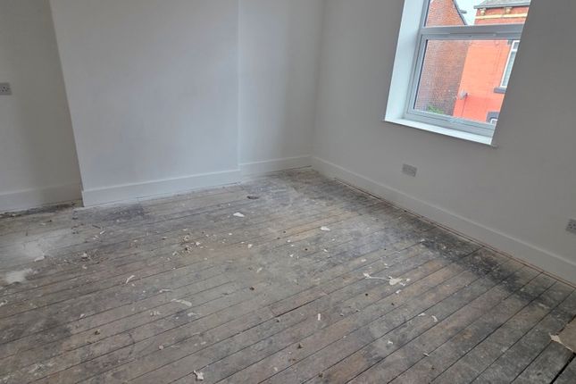 10, Claremont Place, Leeds photo 4