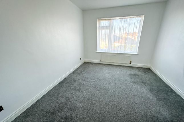 Flat for sale in Marine Court, Marine Parade West, Clacton-On-Sea