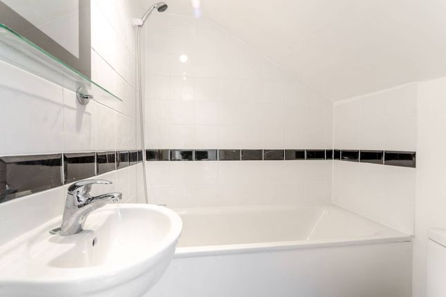 Flat for sale in Penge Road, South Norwood, London