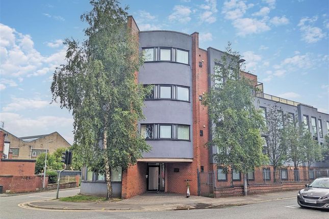 Thumbnail Flat for sale in Weaste Road, Salford