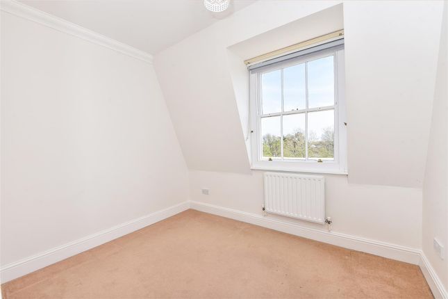 Flat for sale in King George Gardens, Chichester