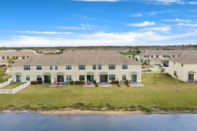 Town house for sale in 877 S Verona Trace Drive, Vero Beach, Florida, United States Of America