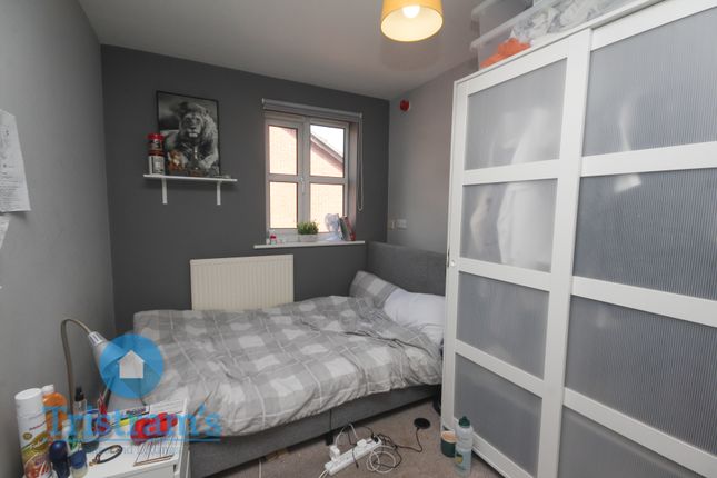 Room to rent in Students - Room 2, Denison Street, Nottingham