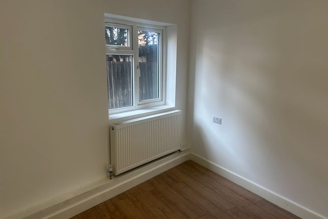 220, Byron Road, Wealdstone, HARROW photo 2