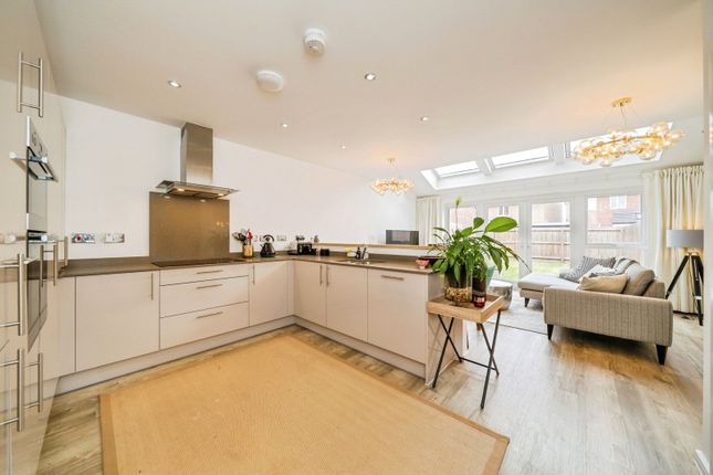 19, Beacon Fell Drive, Cheshire photo 4