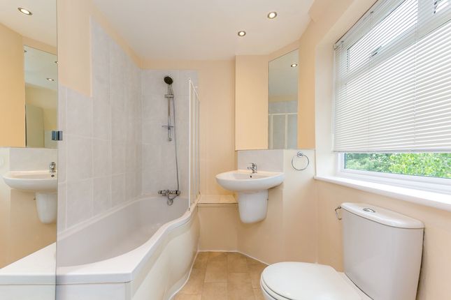 6 HEREFORD, Guildford photo 4