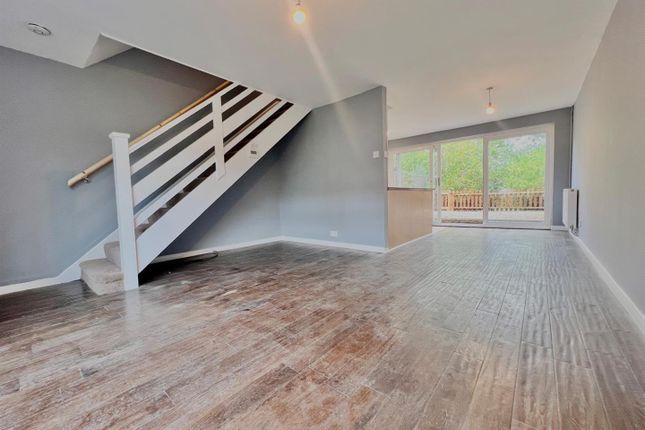 BUMPER, 22, Orchard Court, The Island, West Drayton photo 2