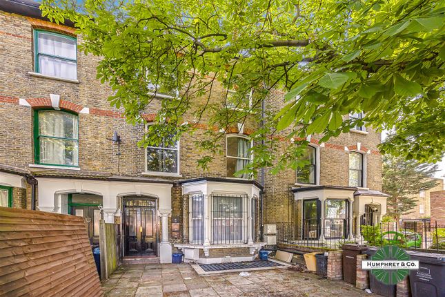 Thumbnail Flat to rent in Urswick Road, London