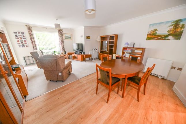 7 Wellesley Court, Darnel Road, Waterlooville photo 4