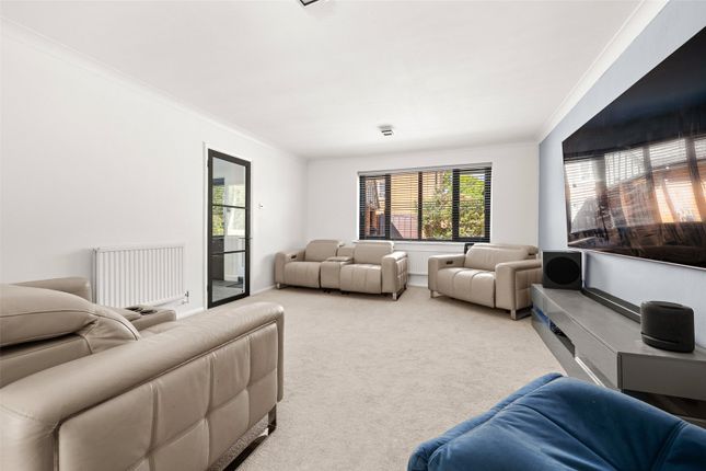 19, Pinecroft Road, Berkshire photo 4