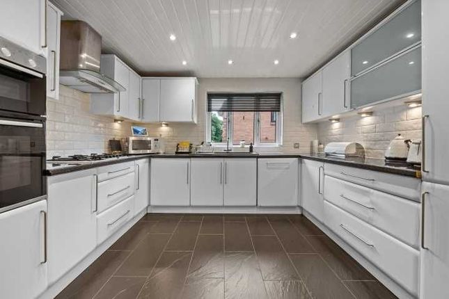 49 Mansionhouse Road, Glasgow photo 2