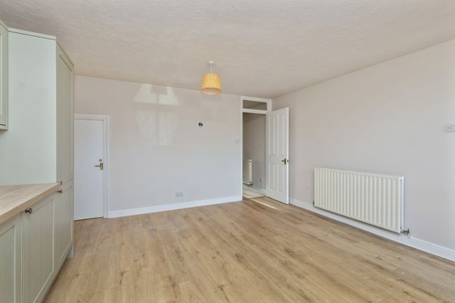 2, Harveys Way, Lewes photo 4