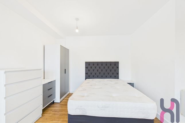 101C Manchester Waters, 5 Pomona Strand, Manchester photo 4