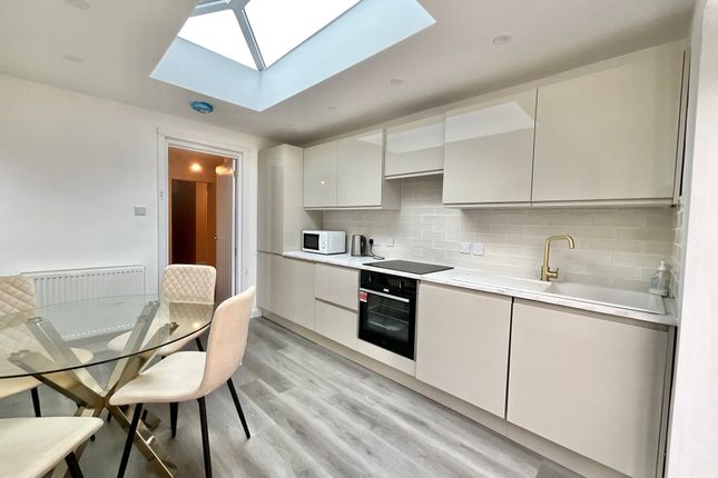 12 Scarratt Drive, Stoke-On-Trent photo 2