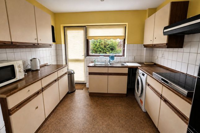 3, Gorse Road, Camberley photo 4
