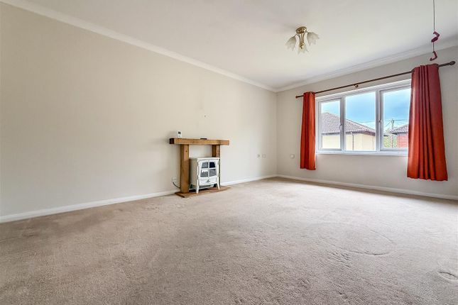 8A, Postern Close, Fareham photo 4