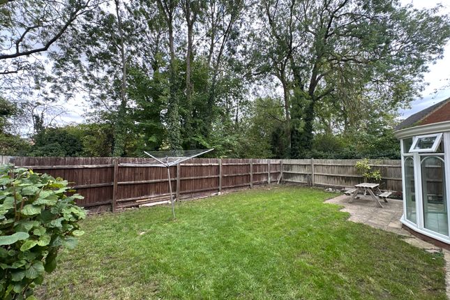 11, Sycamore Close, Cambridge photo 3