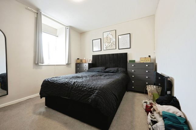 8 Cromwell Court,, Farrer Street, Bedford photo 4
