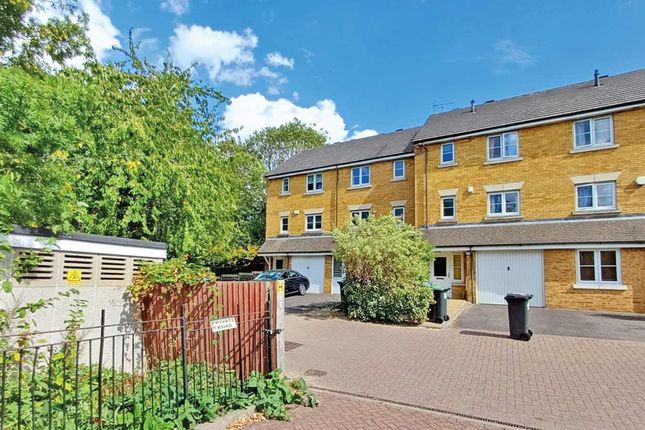121, Westminster Drive, London photo 2