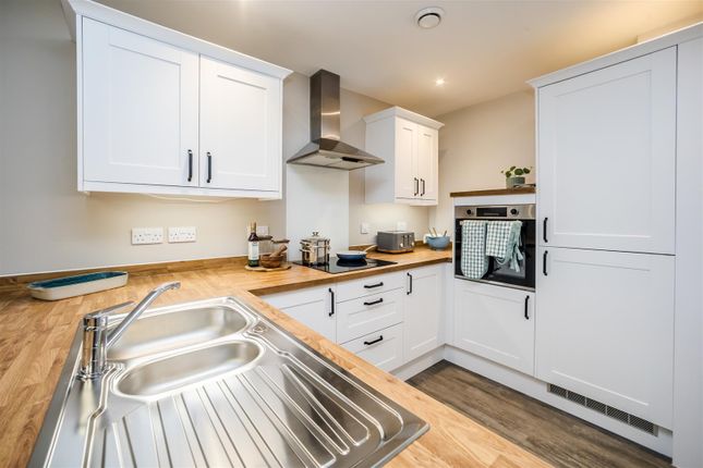 Flat for sale in Apt 10, Brighouse Wood Lane, Brighouse