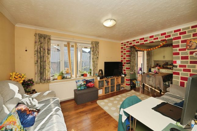 58, Cooks Close, Bristol photo 3
