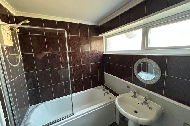 33, Lumley Grove, Chelmsley Wood photo 4