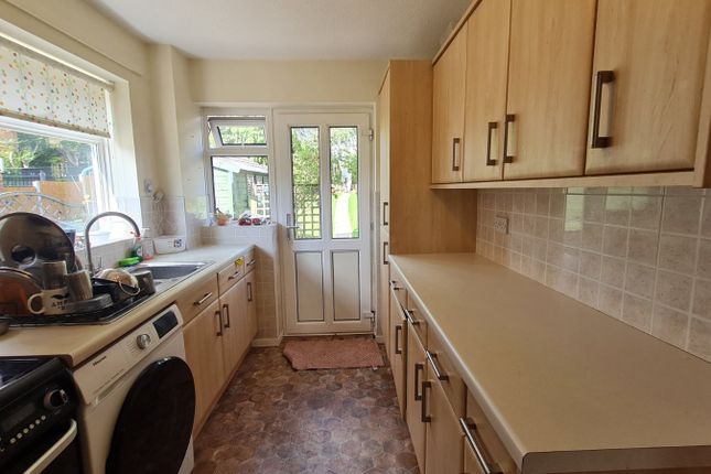 17, Haigh Side Drive, Leeds photo 2