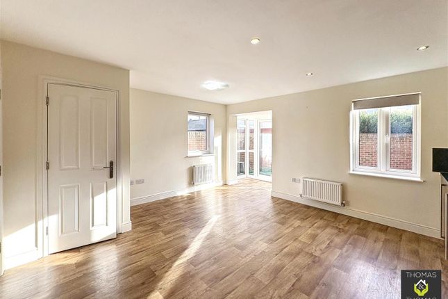 9, Longhorn Avenue, Gloucester photo 4