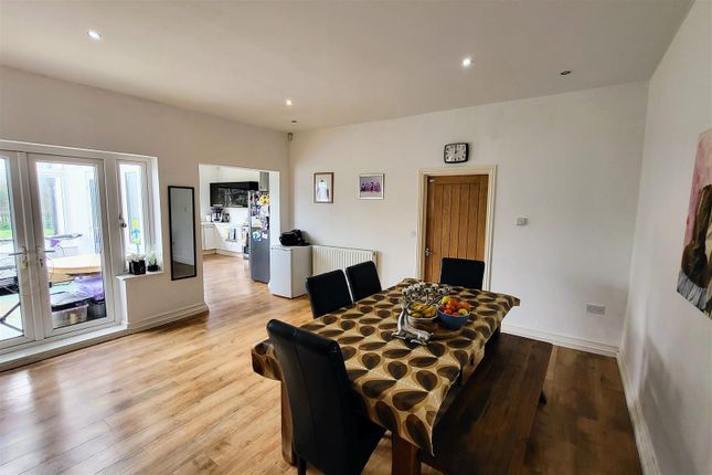 Link-detached house for sale in Pig Lane, Bishop's Stortford