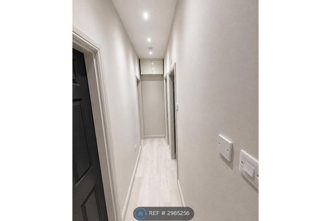 Flat, Woodbine Crescent, Stockport photo 5