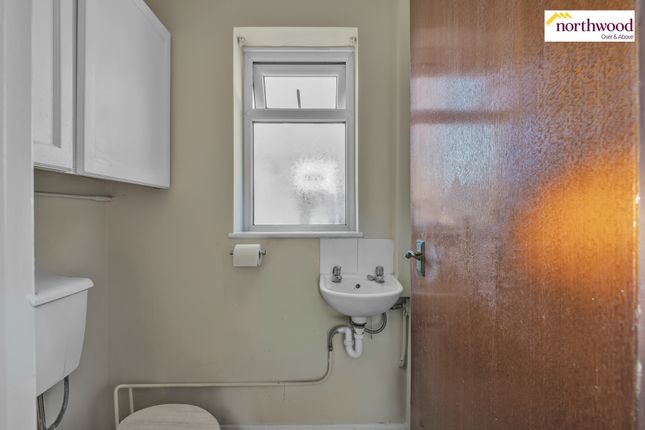 149, Bournehall Avenue, Bushey photo 3