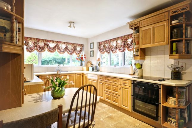4, The Glebe Standlake, Witney photo 4