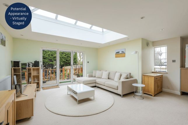 13, Beverley Rise, Billericay photo 2