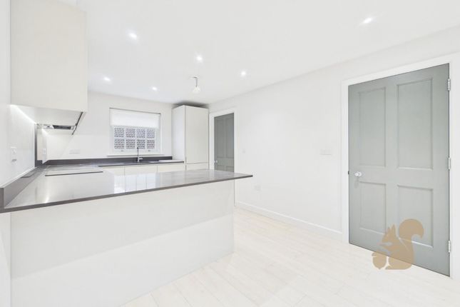 3 West Field Lane, Clacton-On-Sea photo 3