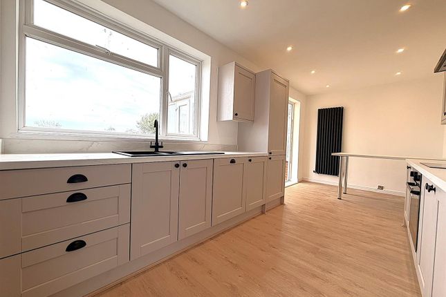 43, North Cliff Road, Gainsborough photo 2