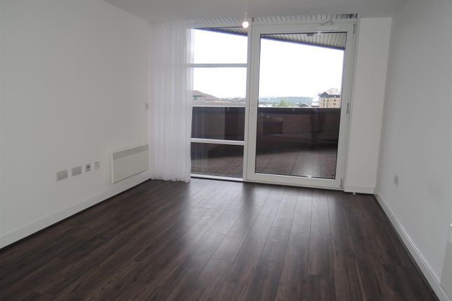 Thumbnail Flat to rent in The Landmark, Waterfront West, Brieley Hill