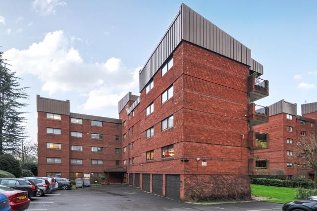 2-bed flat on 36, Spencer Close, London, £425,000