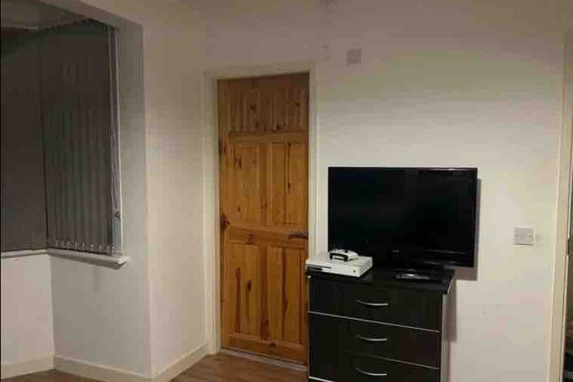 Studio to rent in Glentworth Place, Slough