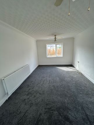 23, Haverford Way, Cardiff photo 5