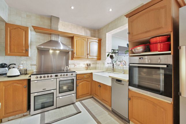 82 Leander Road, Thornton Heath photo 5