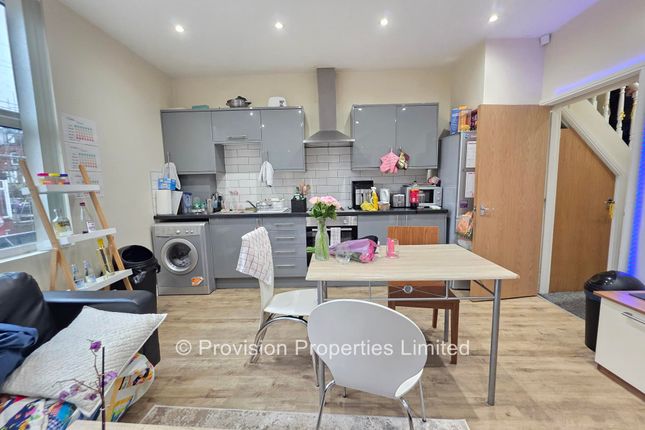 Brudenell Grove, Hyde Park photo 2