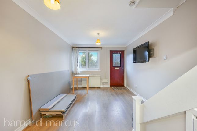 17, Vale Road South, Surbiton photo 3