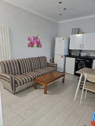 84a City Road, Cardiff photo 4