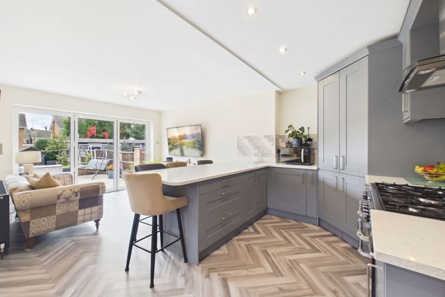 108 Lee Road, Nottingham photo 2