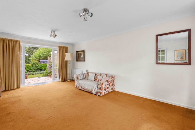 12 Walkers Road, Princes Risborough photo 2