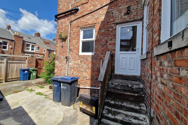 298, Westbourne Avenue photo 2