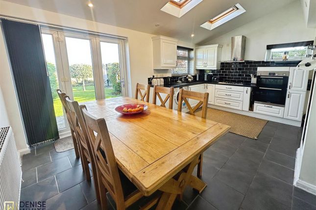 23, Heath Avenue, Staffordshire photo 4