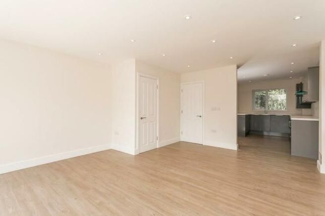 4 St Catherine's Court, Heathfield photo 4